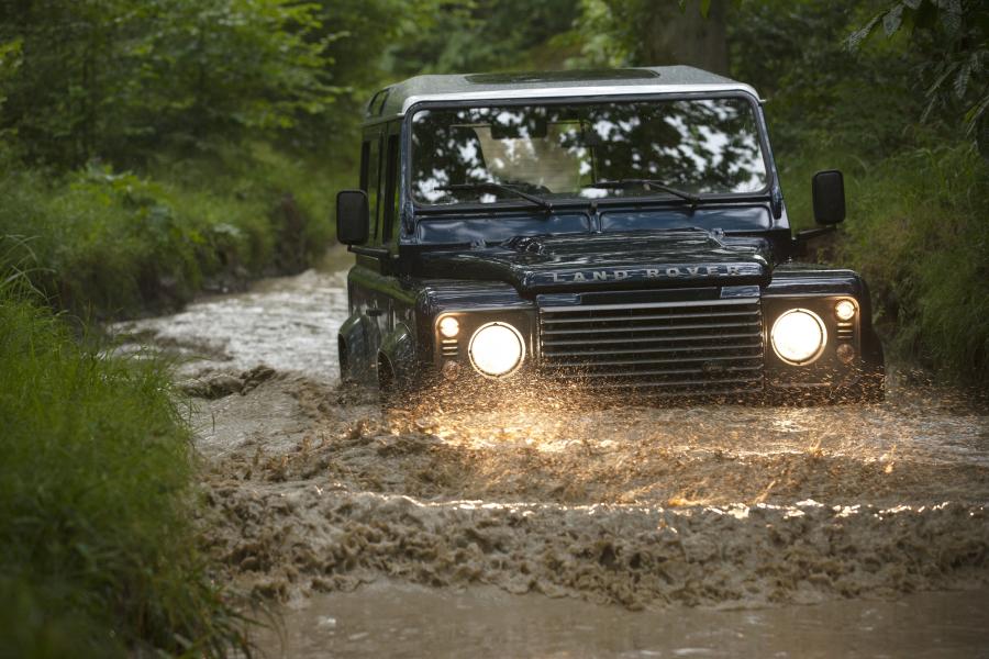  Land Rover Defender 90 2013 года  (фото 15 из 17)